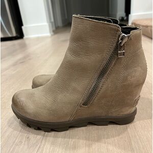 Sorel wedge booties Size 8.5